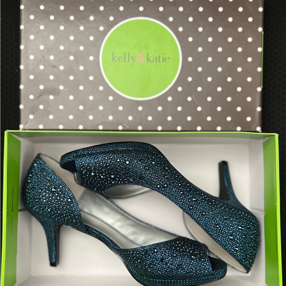 Kelly & Katie 9.5 rhinestone pumps